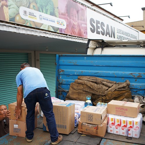 Doações arrecadadas pela Prefeitura de VR seguem para Juiz de Fora para ajudar famílias vítimas das chuvas